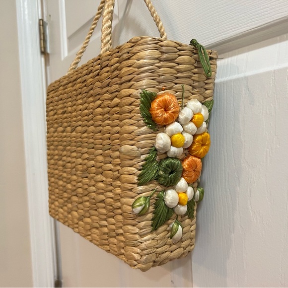 Vintage “Bags by Patricia” - handmade woven colorful 3D floral basket purse - Picture 5 of 8